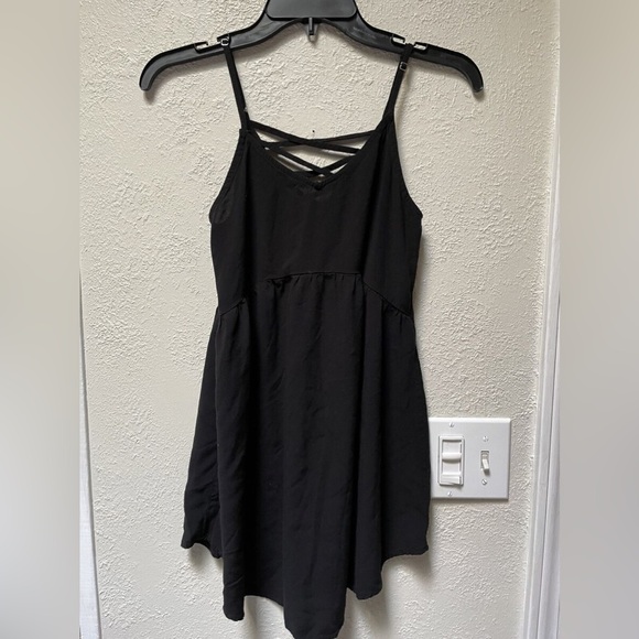 wild fable Dresses & Skirts - Wild Fable Black Sleeveless Flowy Summer Mini Dress Criss Cross Back Size Small